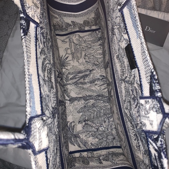 Christian Dior large book tote - Picture 9 of 11